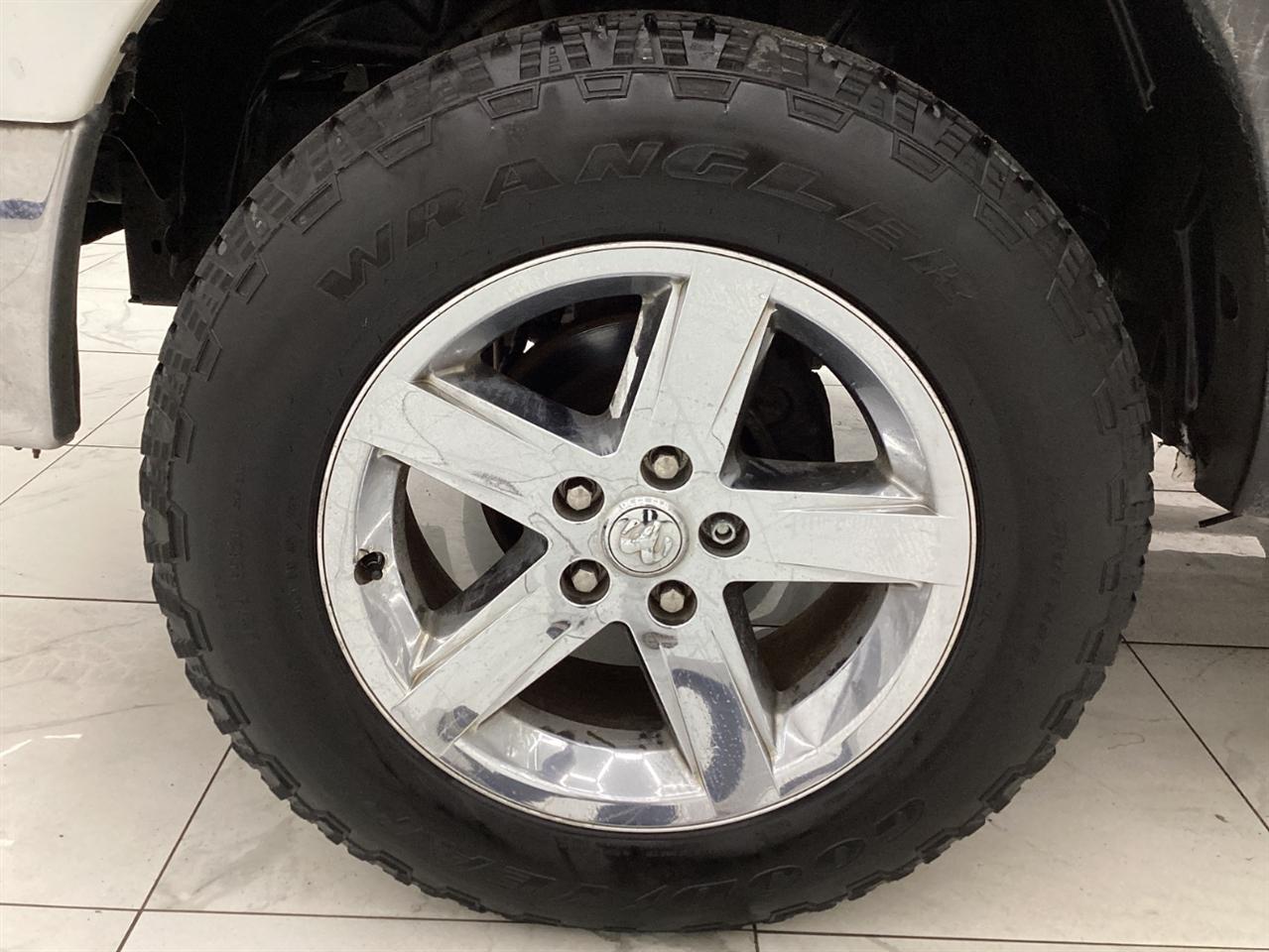 RAM 1500 Classic Tradesman 4x4 Quad Cab 6'4" Box 2019