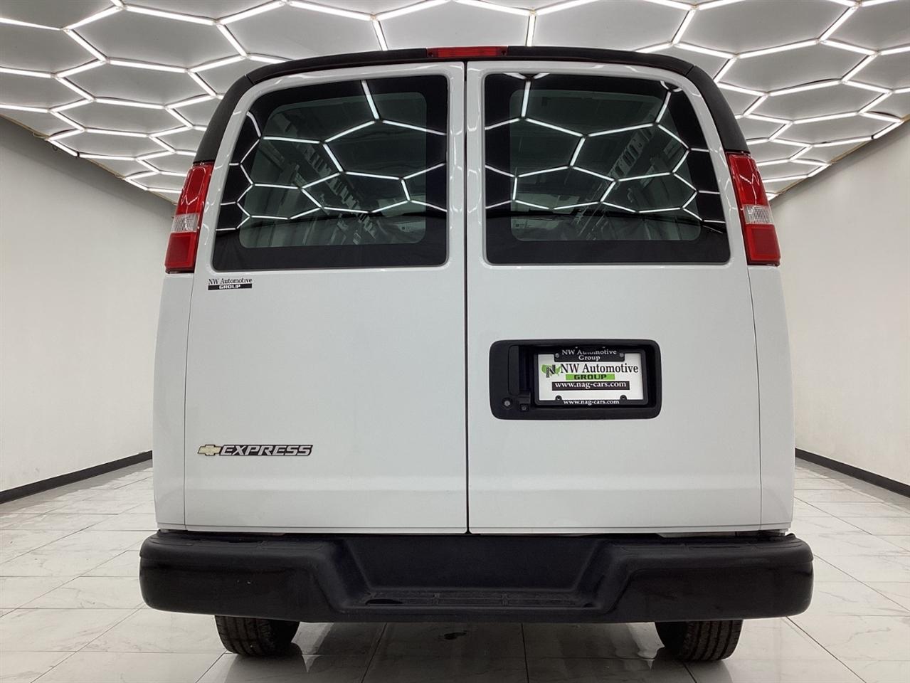 Chevrolet Express Cargo Van RWD 2500 155" 2022