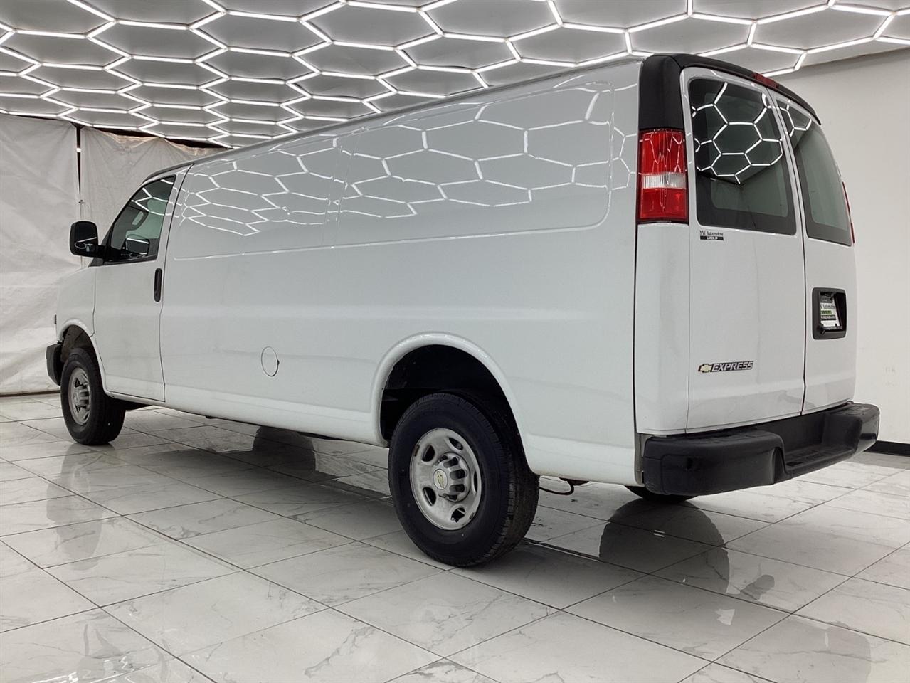 Chevrolet Express Cargo Van RWD 2500 155" 2022