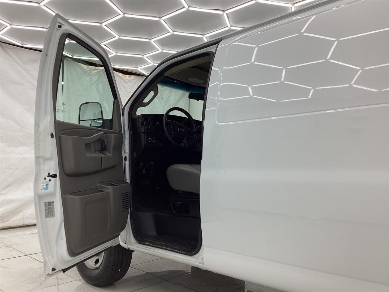 Chevrolet Express Cargo Van RWD 2500 155" 2022