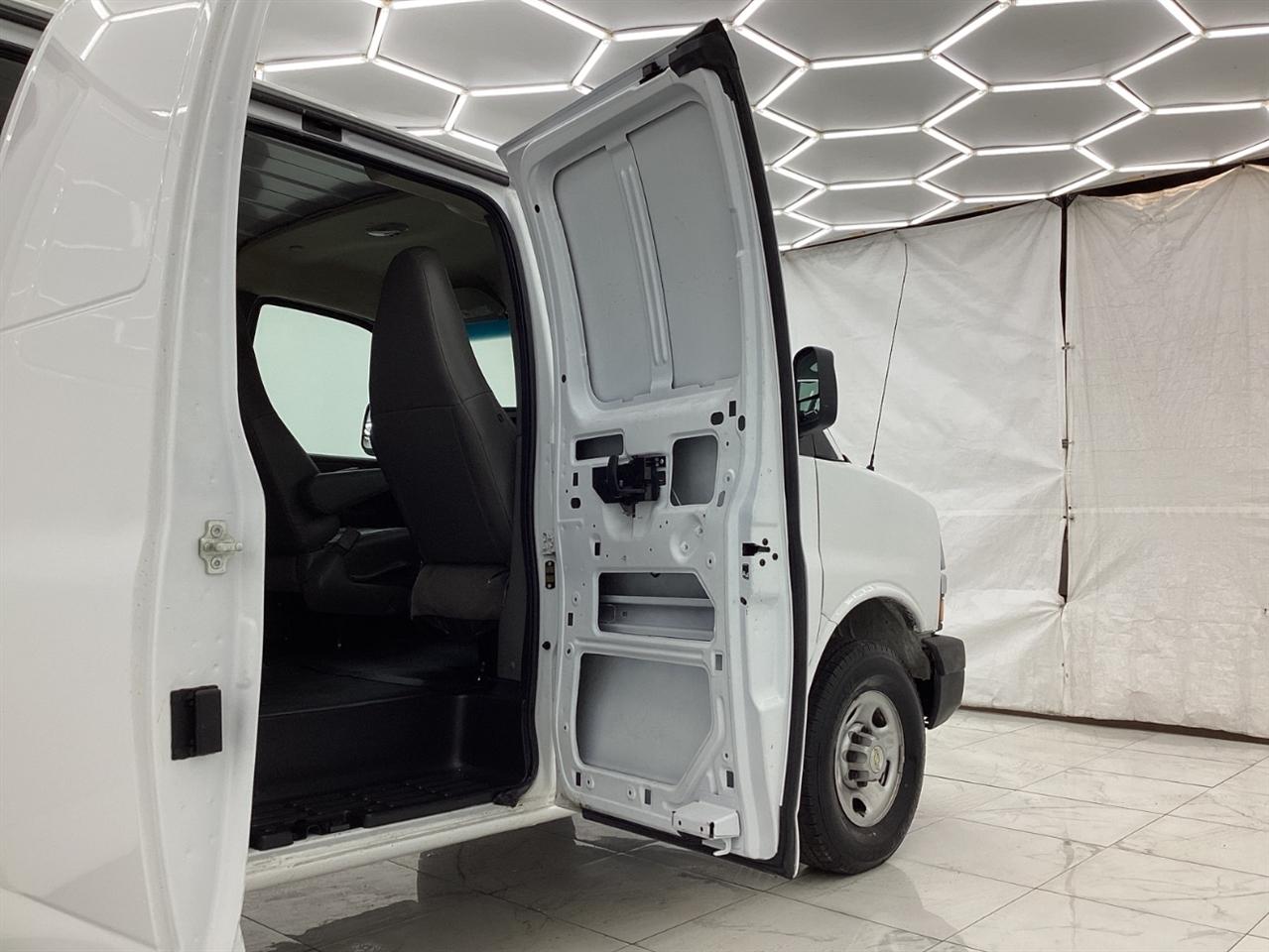 Chevrolet Express Cargo Van RWD 2500 155" 2022