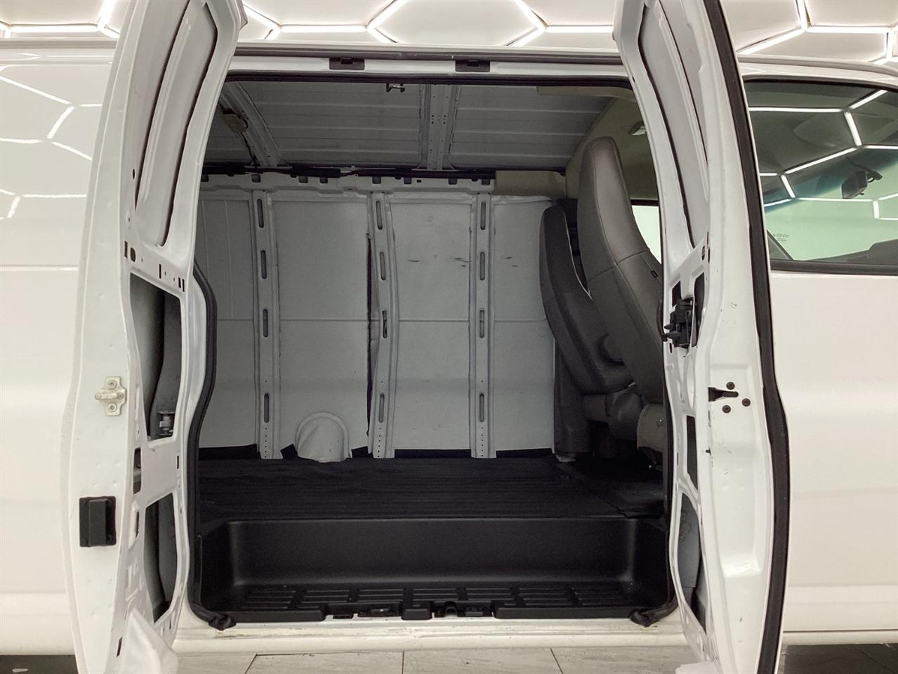 Chevrolet Express Cargo Van RWD 2500 155" 2022