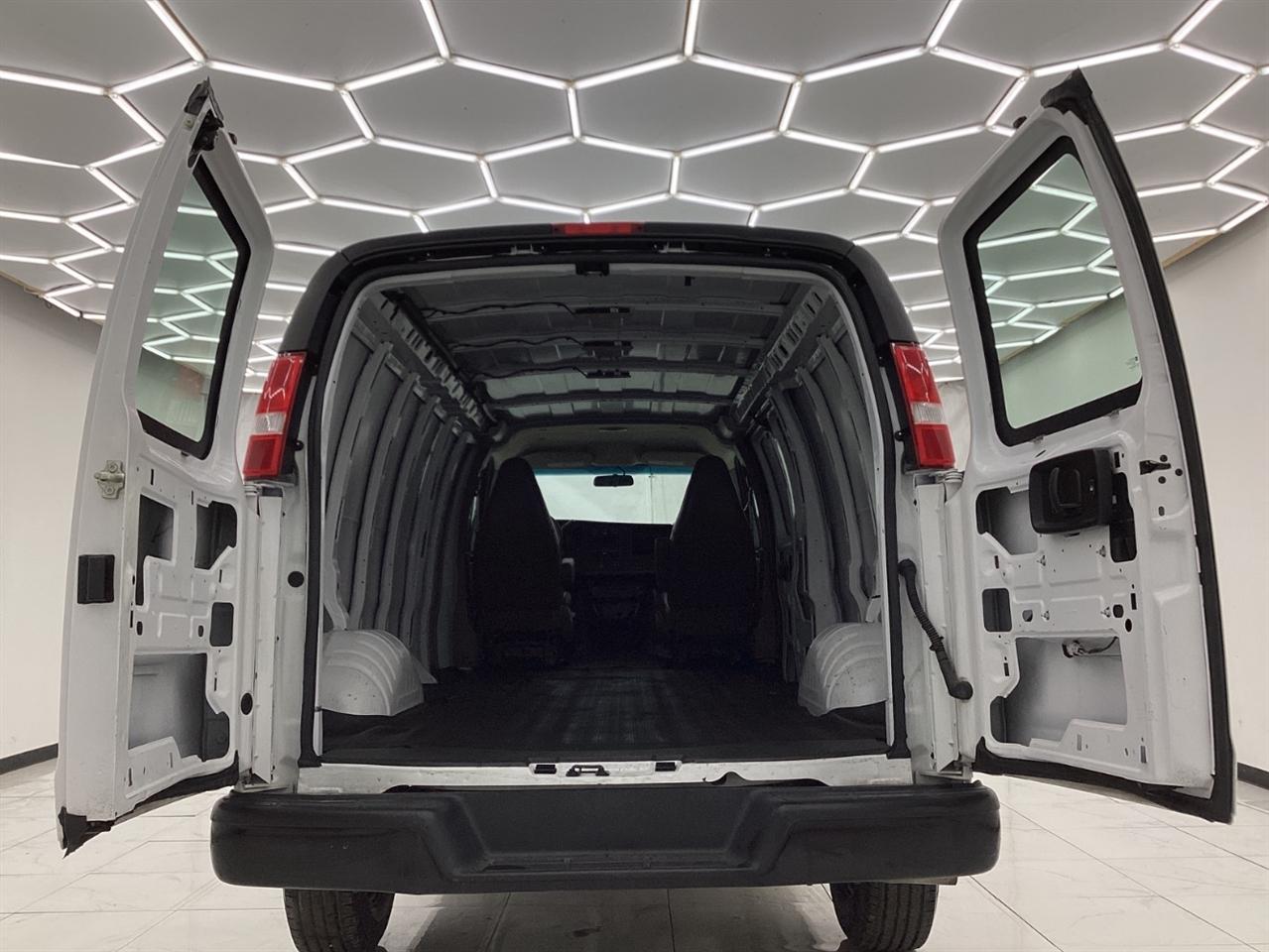 Chevrolet Express Cargo Van RWD 2500 155" 2022