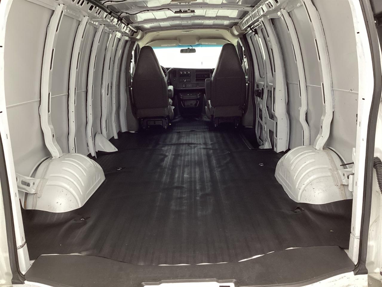 Chevrolet Express Cargo Van RWD 2500 155" 2022