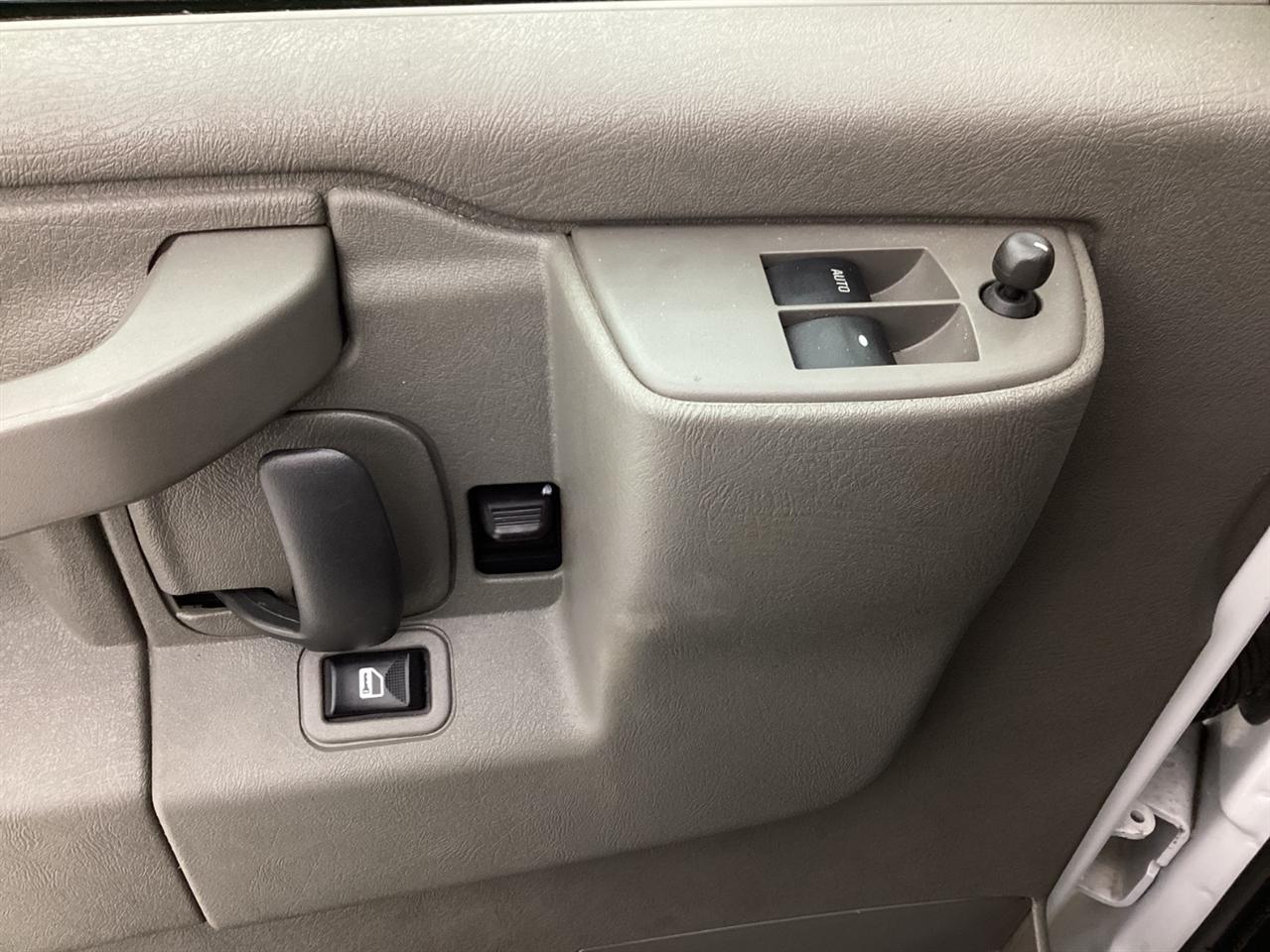 Chevrolet Express Cargo Van RWD 2500 155" 2022