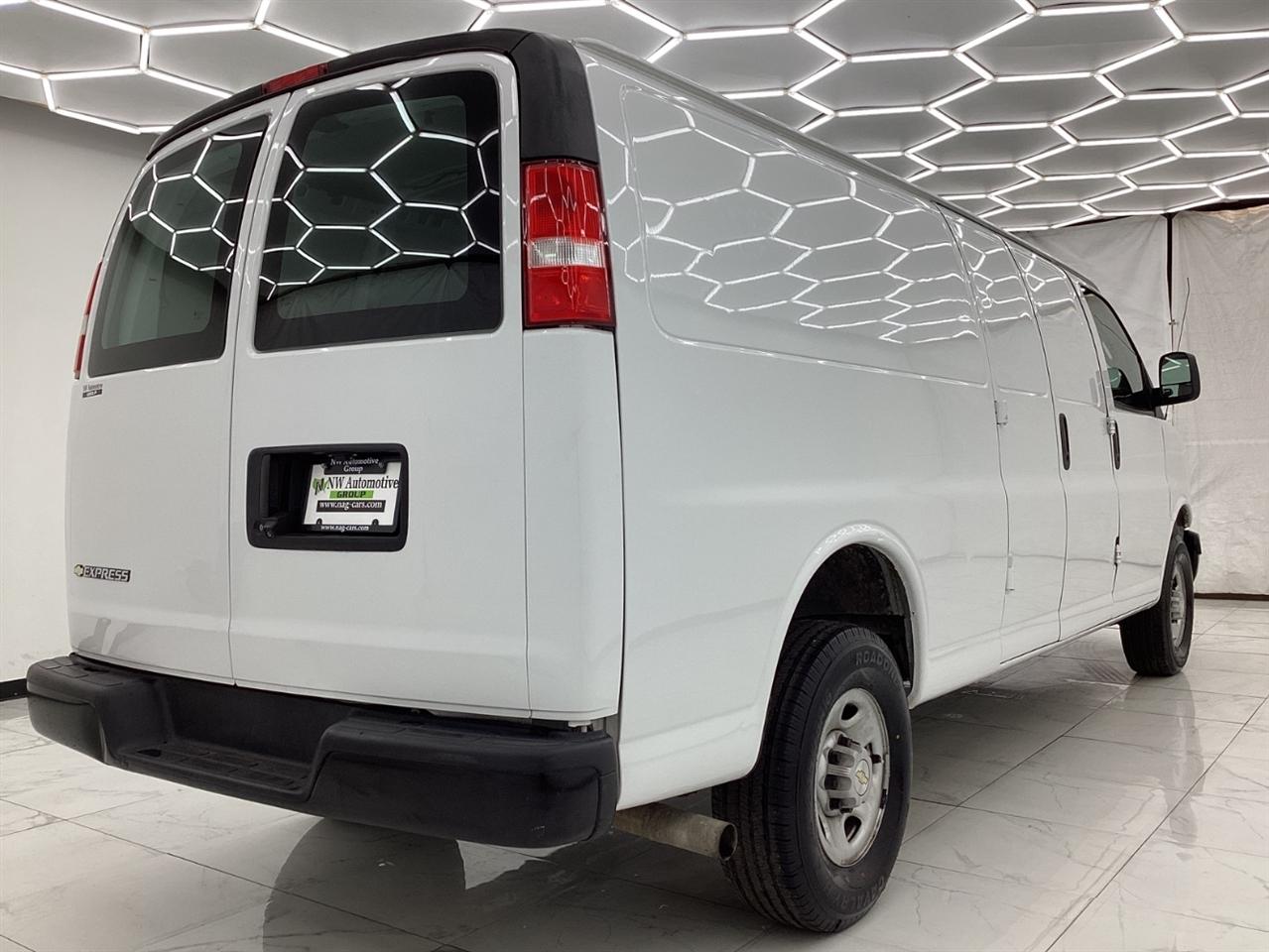 Chevrolet Express Cargo Van RWD 2500 155" 2022