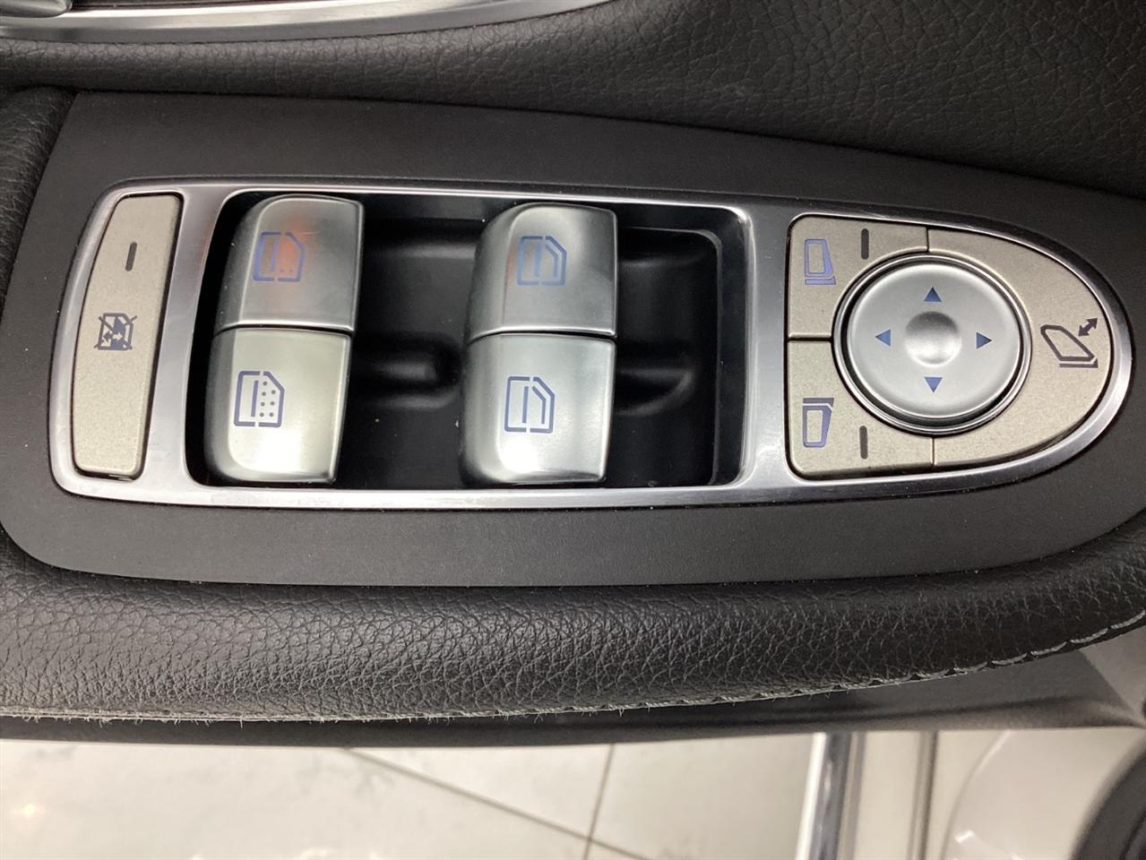 Mercedes-Benz C-Class C 300 Sedan 2019