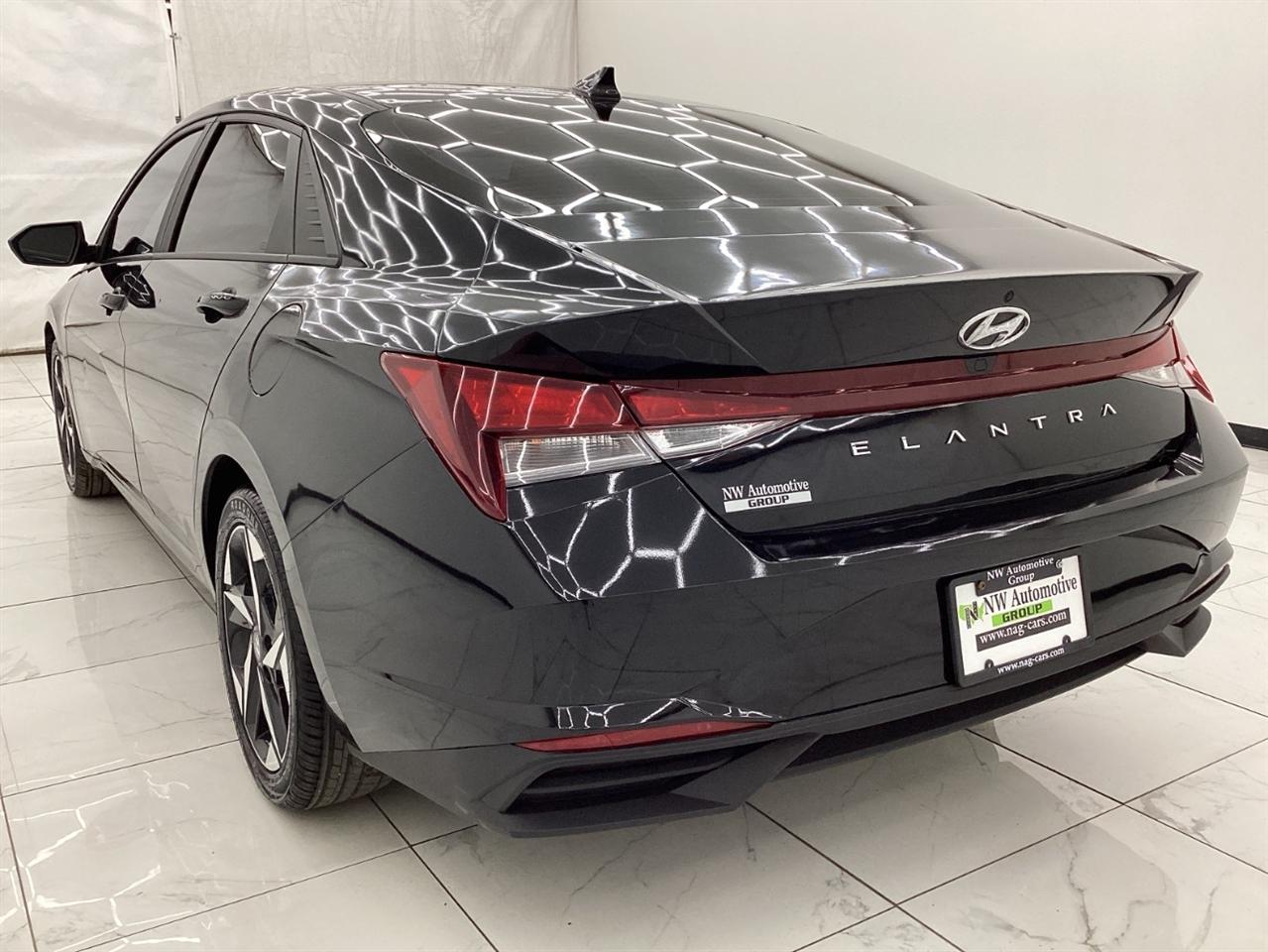 Hyundai Elantra SEL IVT 2023