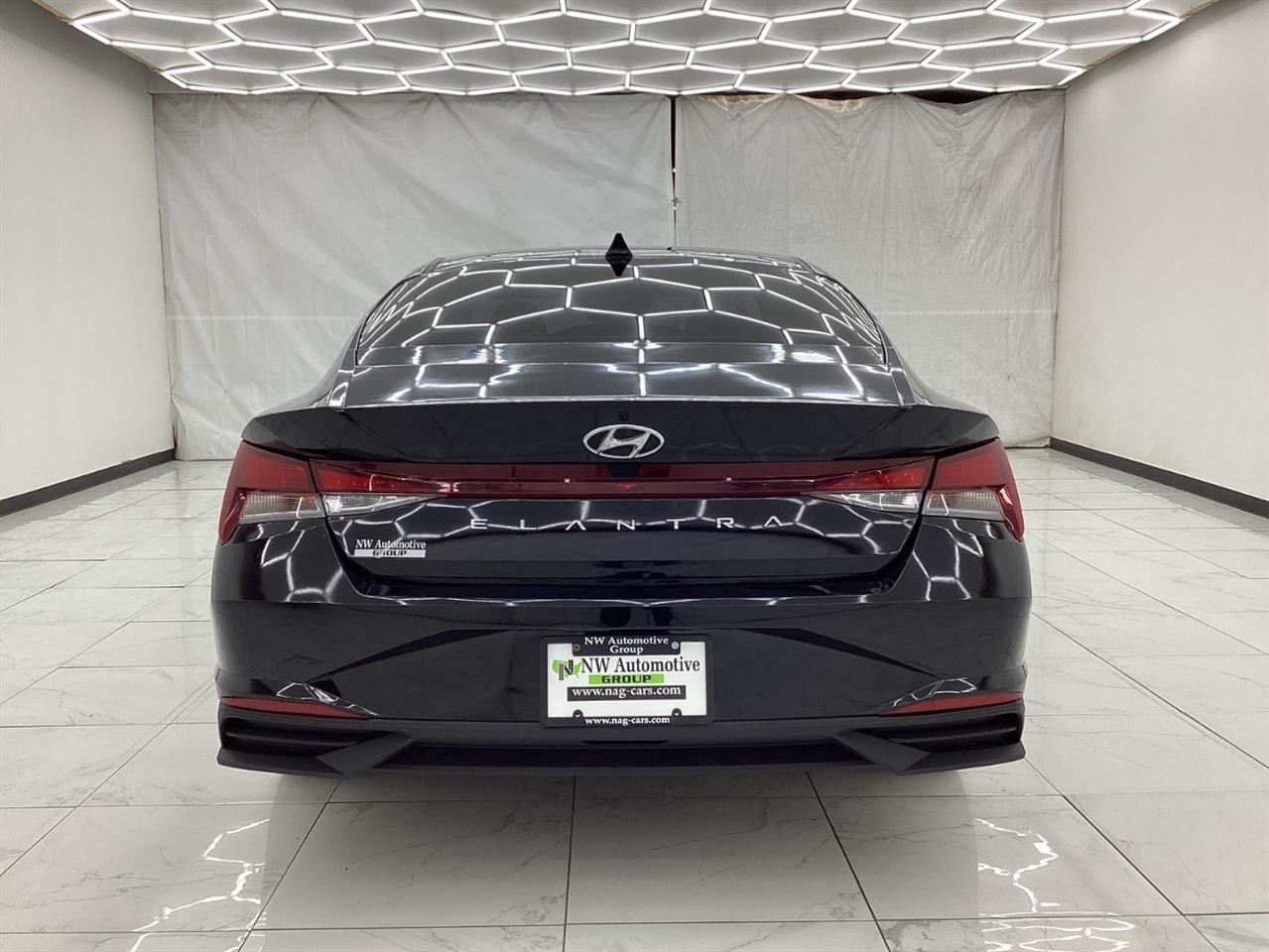 Hyundai Elantra SEL IVT 2023