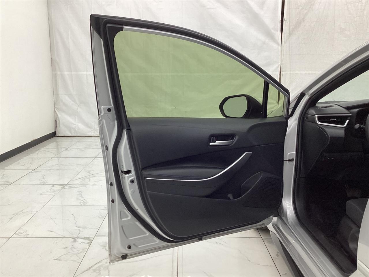 Toyota Corolla SE Nightshade CVT (Natl) 2022