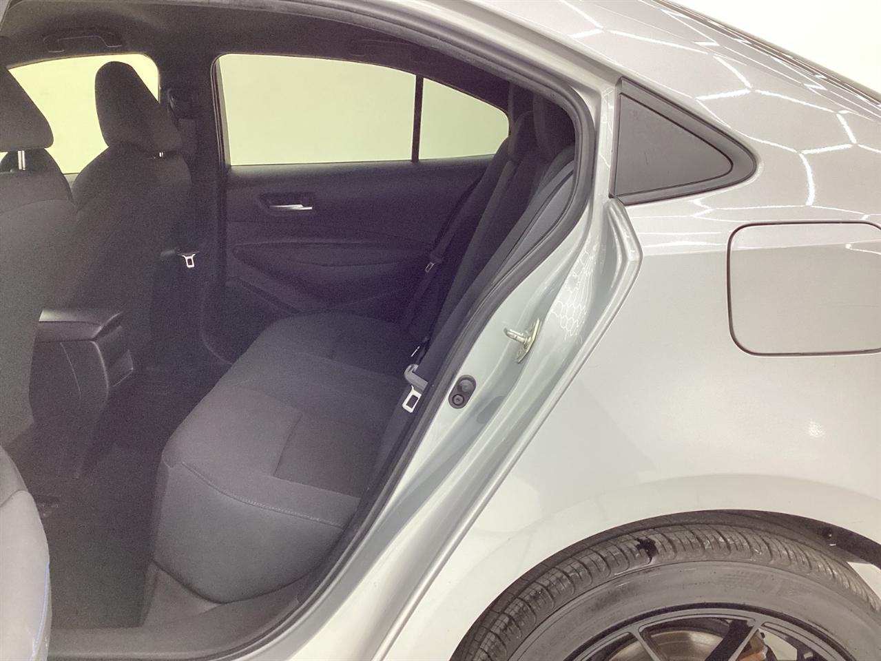 Toyota Corolla SE Nightshade CVT (Natl) 2022