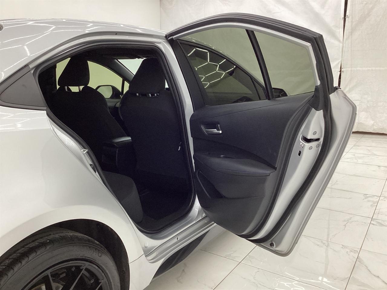 Toyota Corolla SE Nightshade CVT (Natl) 2022