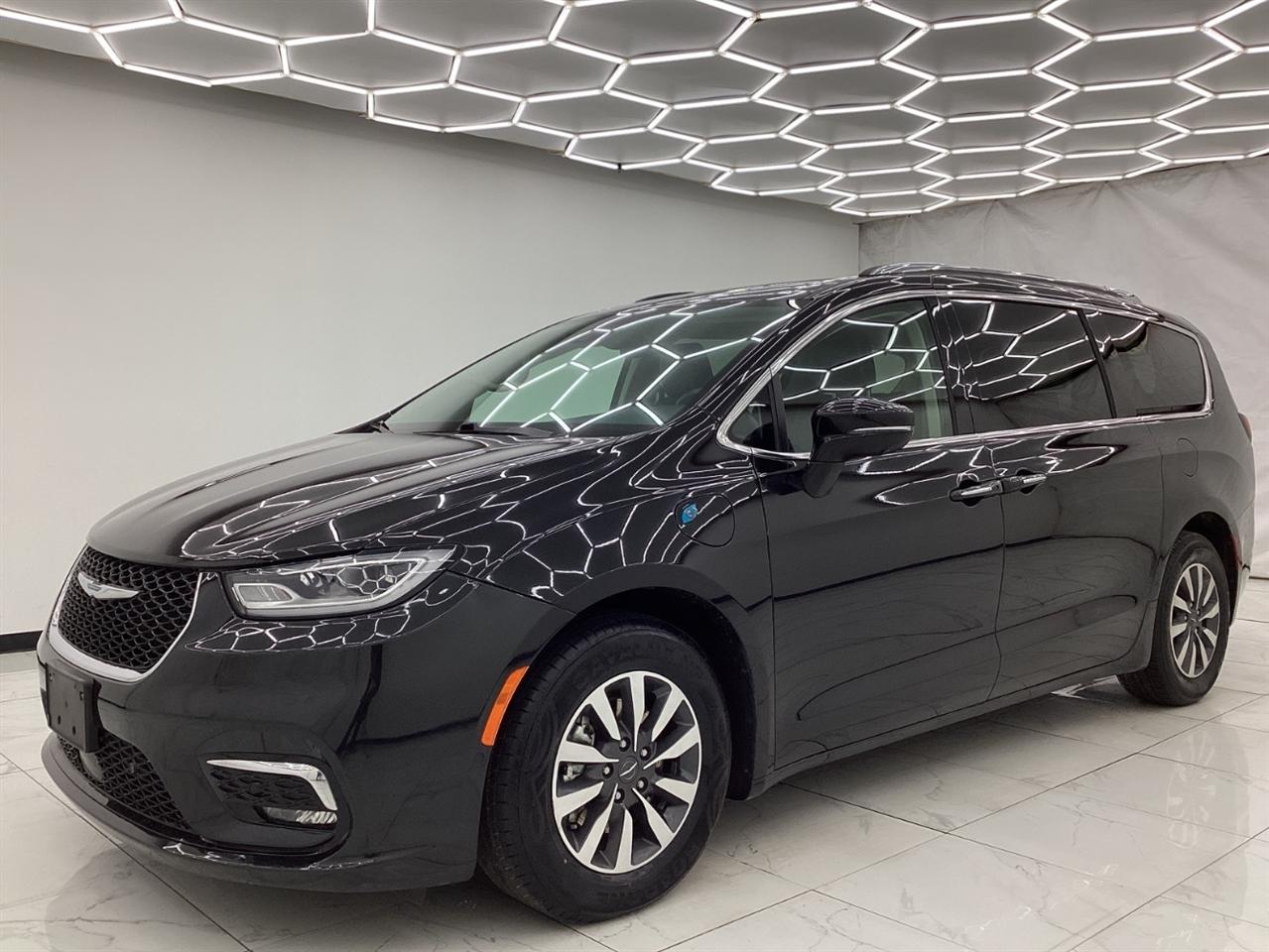 Chrysler Pacifica Hybrid Touring L FWD 2021