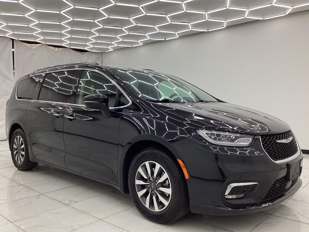 Chrysler Pacifica Hybrid Touring L FWD 2021