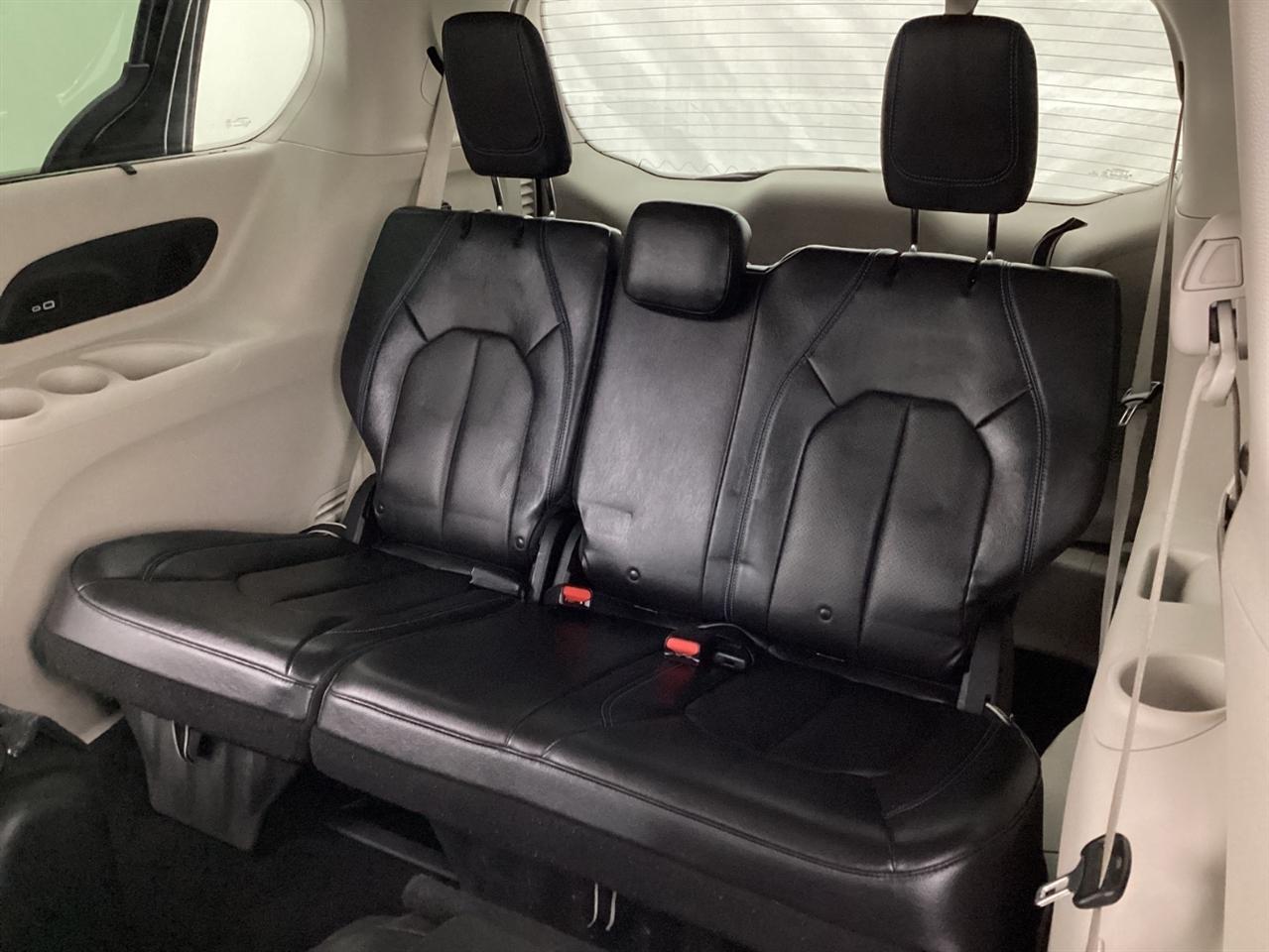 Chrysler Pacifica Hybrid Touring L FWD 2021