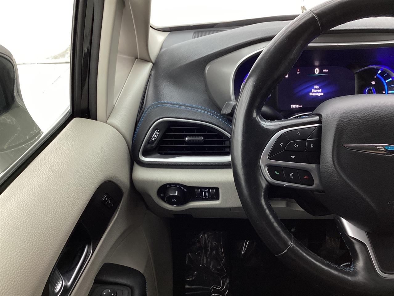 Chrysler Pacifica Hybrid Touring L FWD 2021