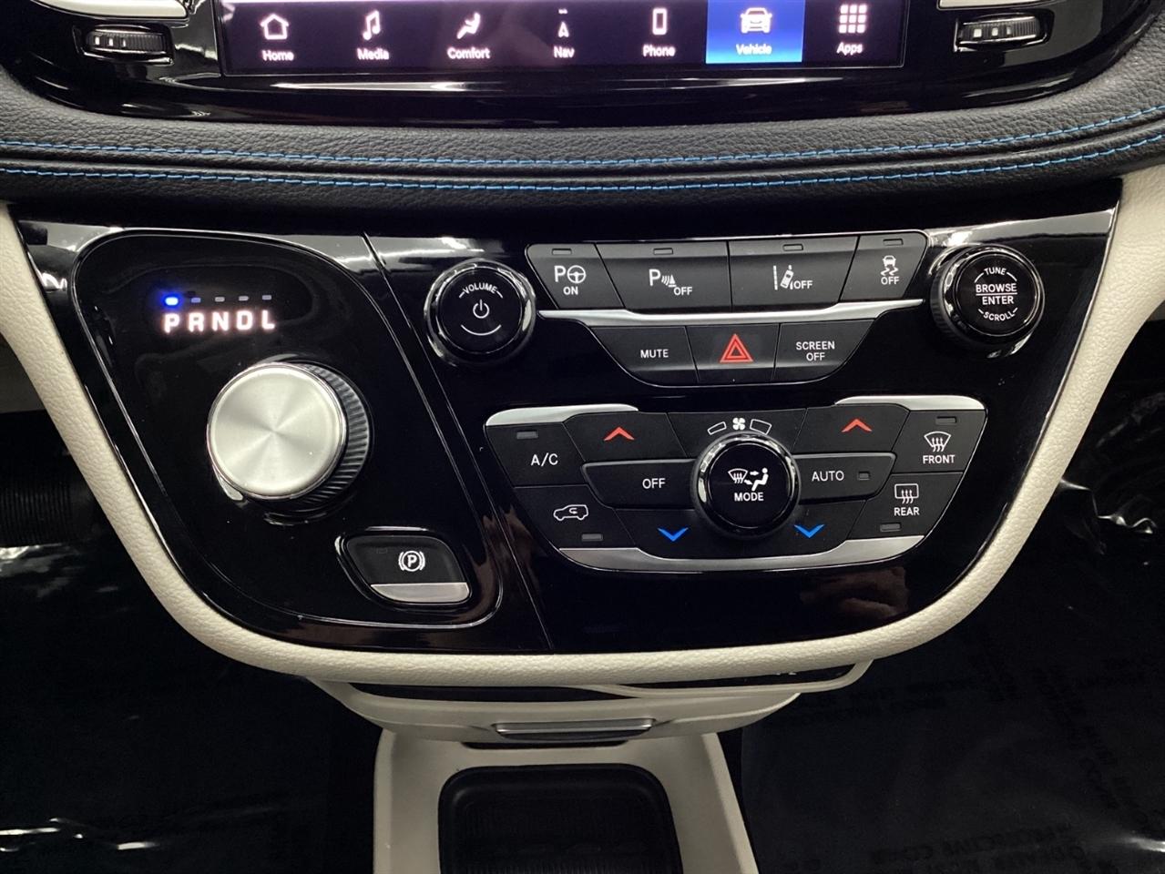 Chrysler Pacifica Hybrid Touring L FWD 2021