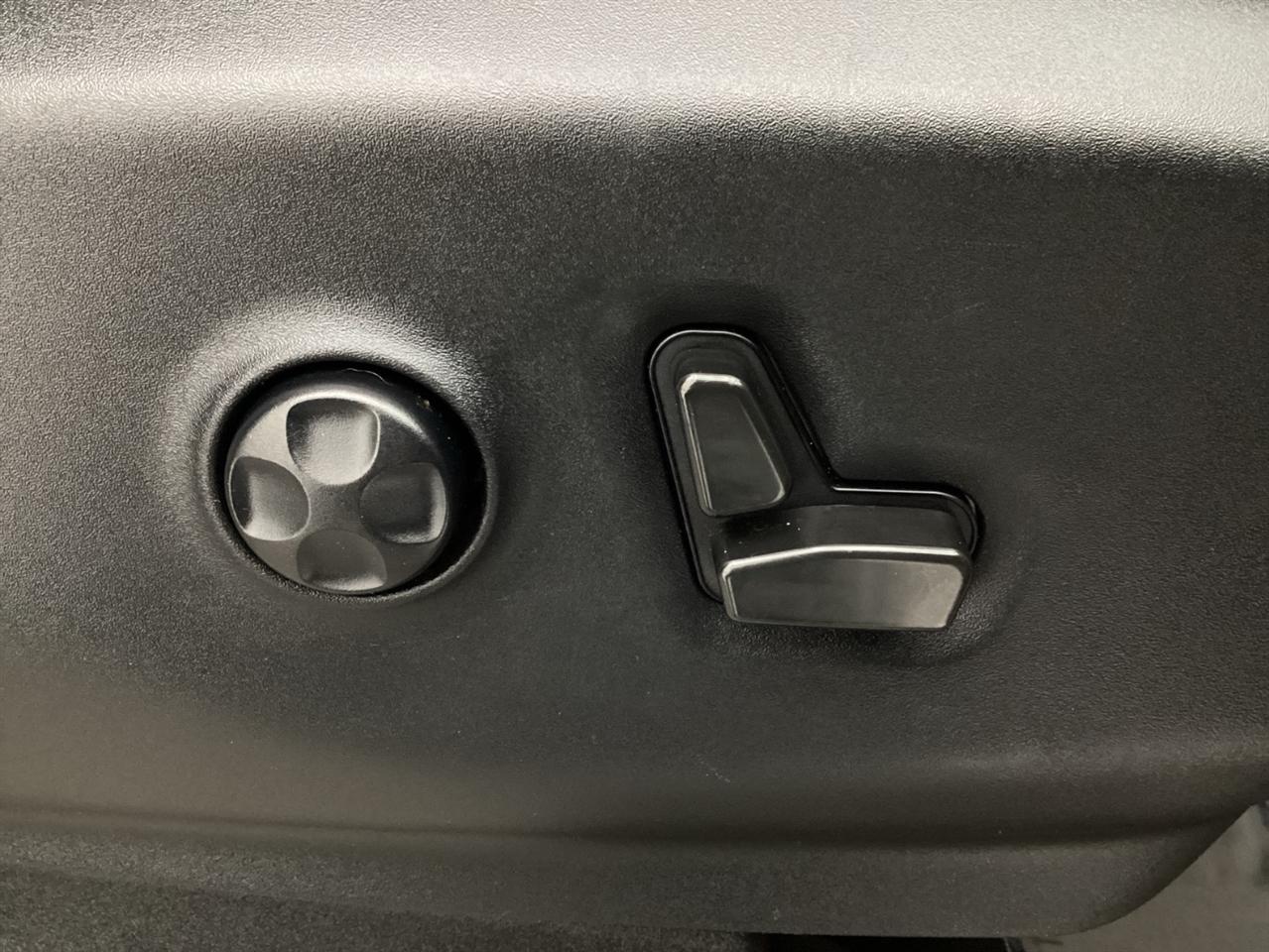 Chrysler Pacifica Hybrid Touring L FWD 2021