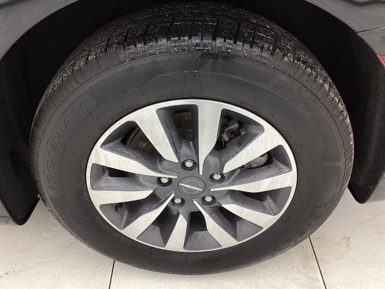 Chrysler Pacifica Hybrid Touring L FWD 2021