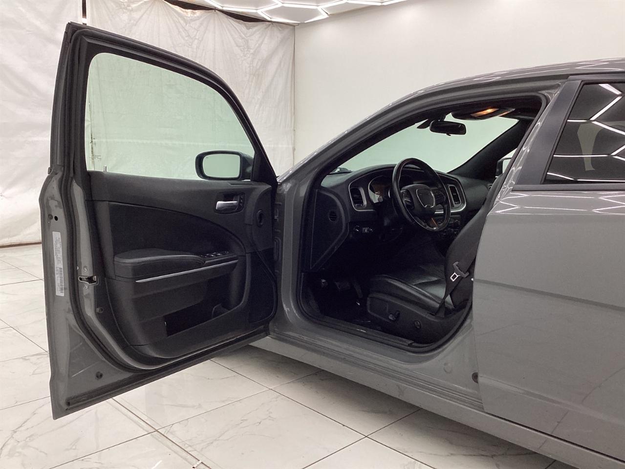 Dodge Charger SXT RWD 2019