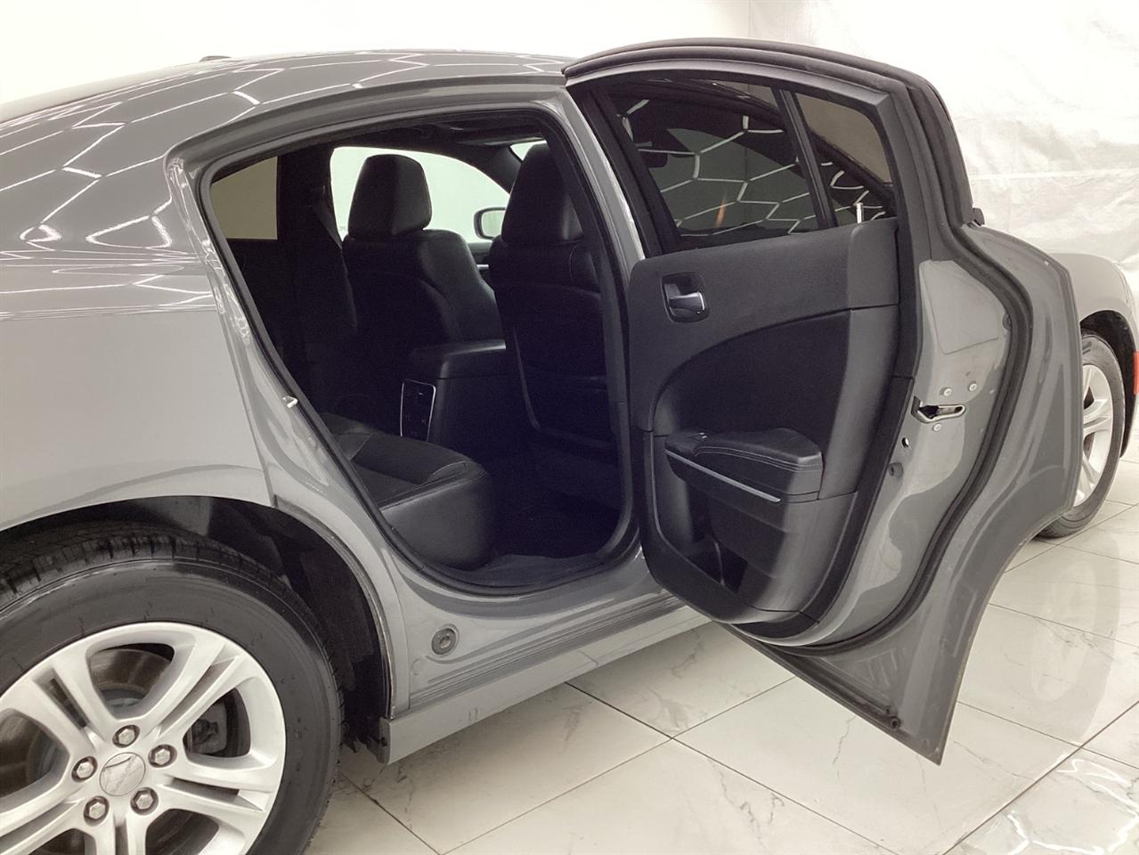 Dodge Charger SXT RWD 2019