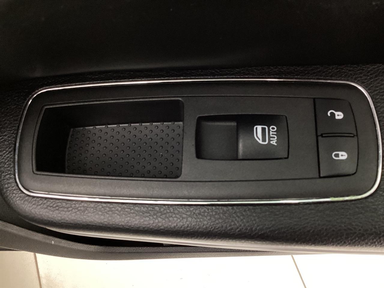 Dodge Charger SXT RWD 2019