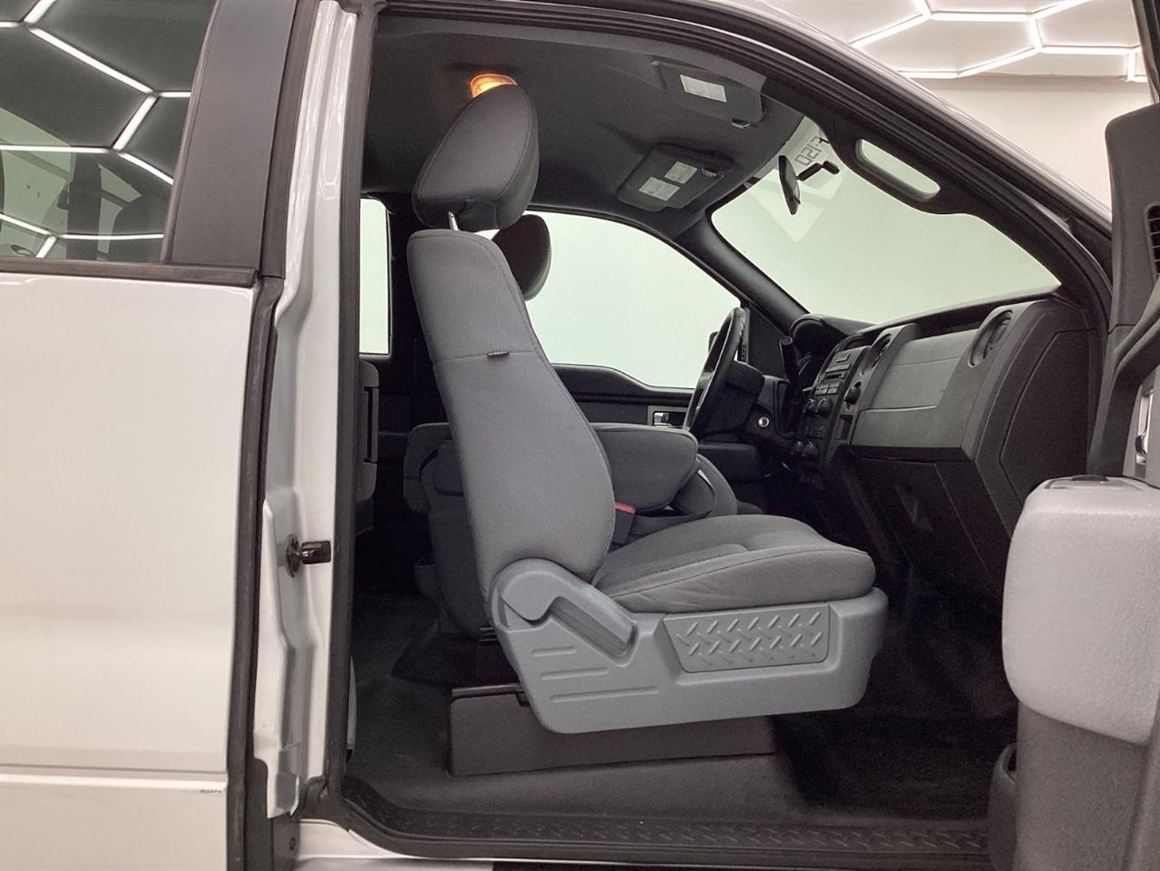 Ford 150 2WD SuperCrew 145" Platinum 2014