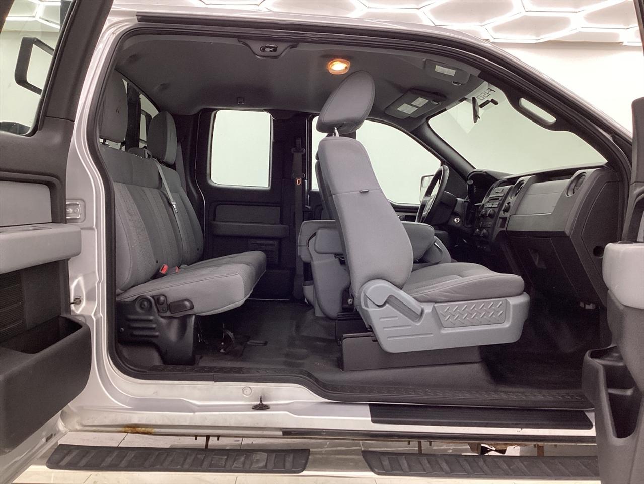 Ford 150 2WD SuperCrew 145" Platinum 2014