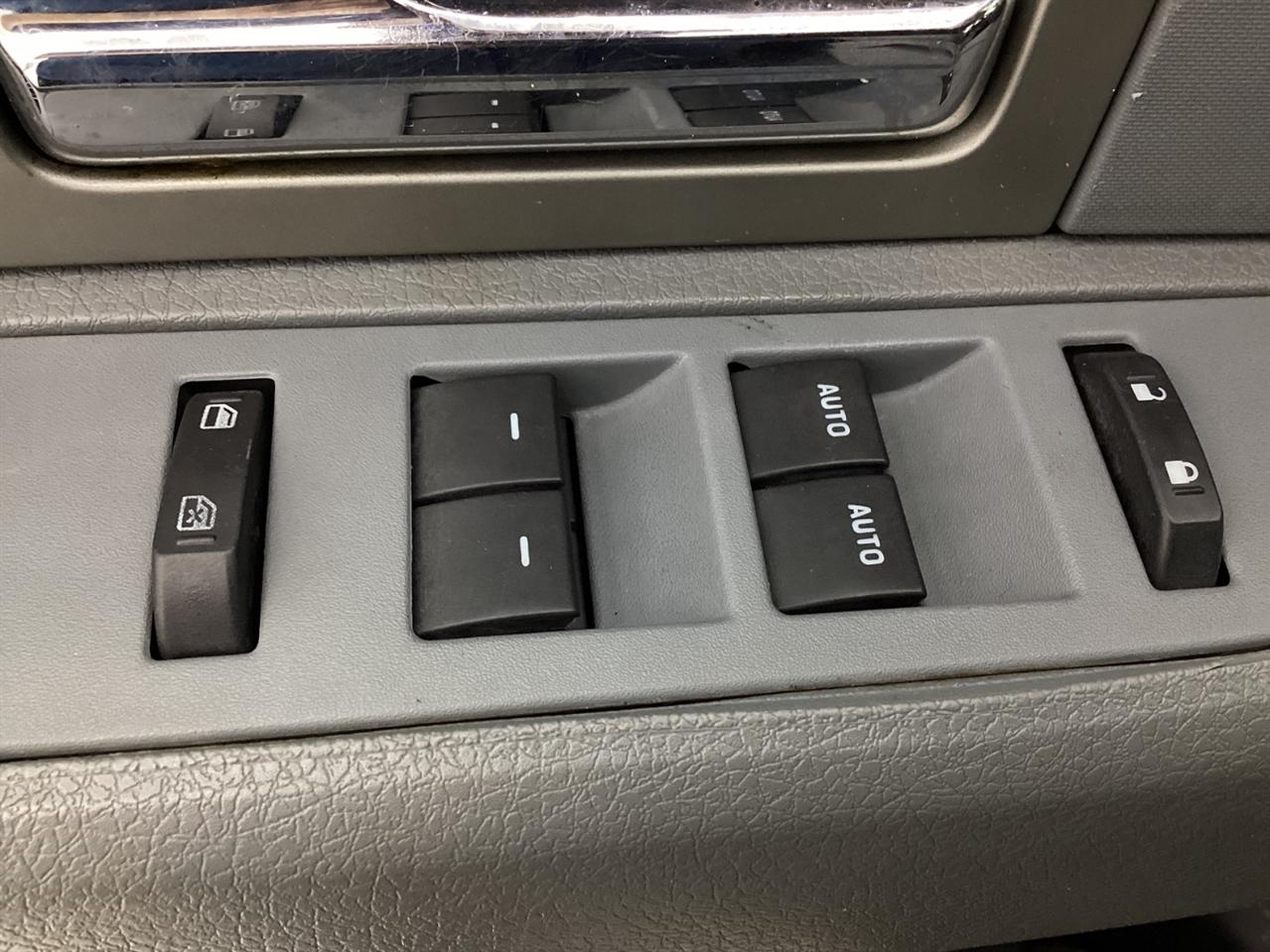 Ford 150 2WD SuperCrew 145" Platinum 2014