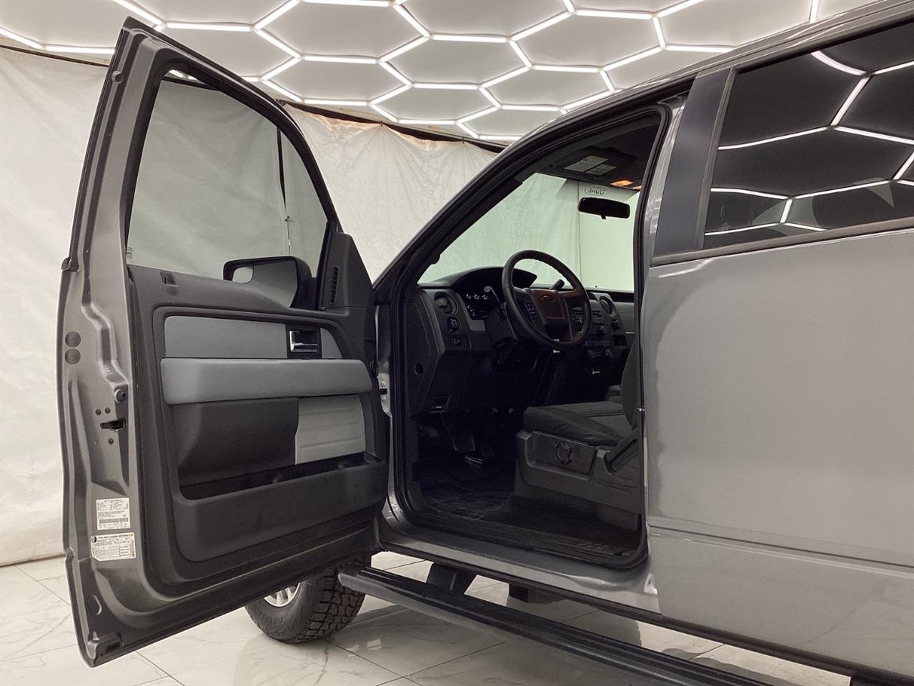 Ford 150 2WD SuperCrew 145" Platinum 2014