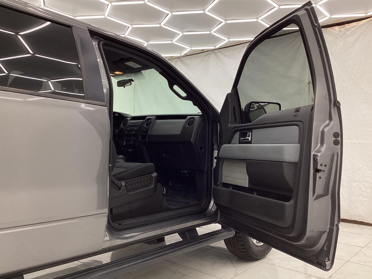 Ford 150 2WD SuperCrew 145" Platinum 2014