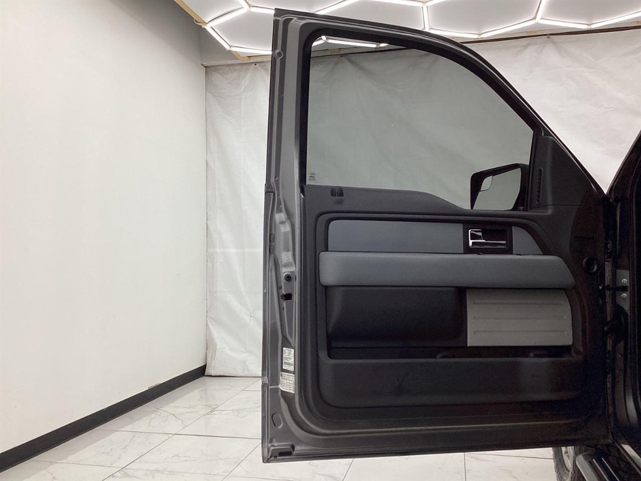 Ford 150 2WD SuperCrew 145" Platinum 2014