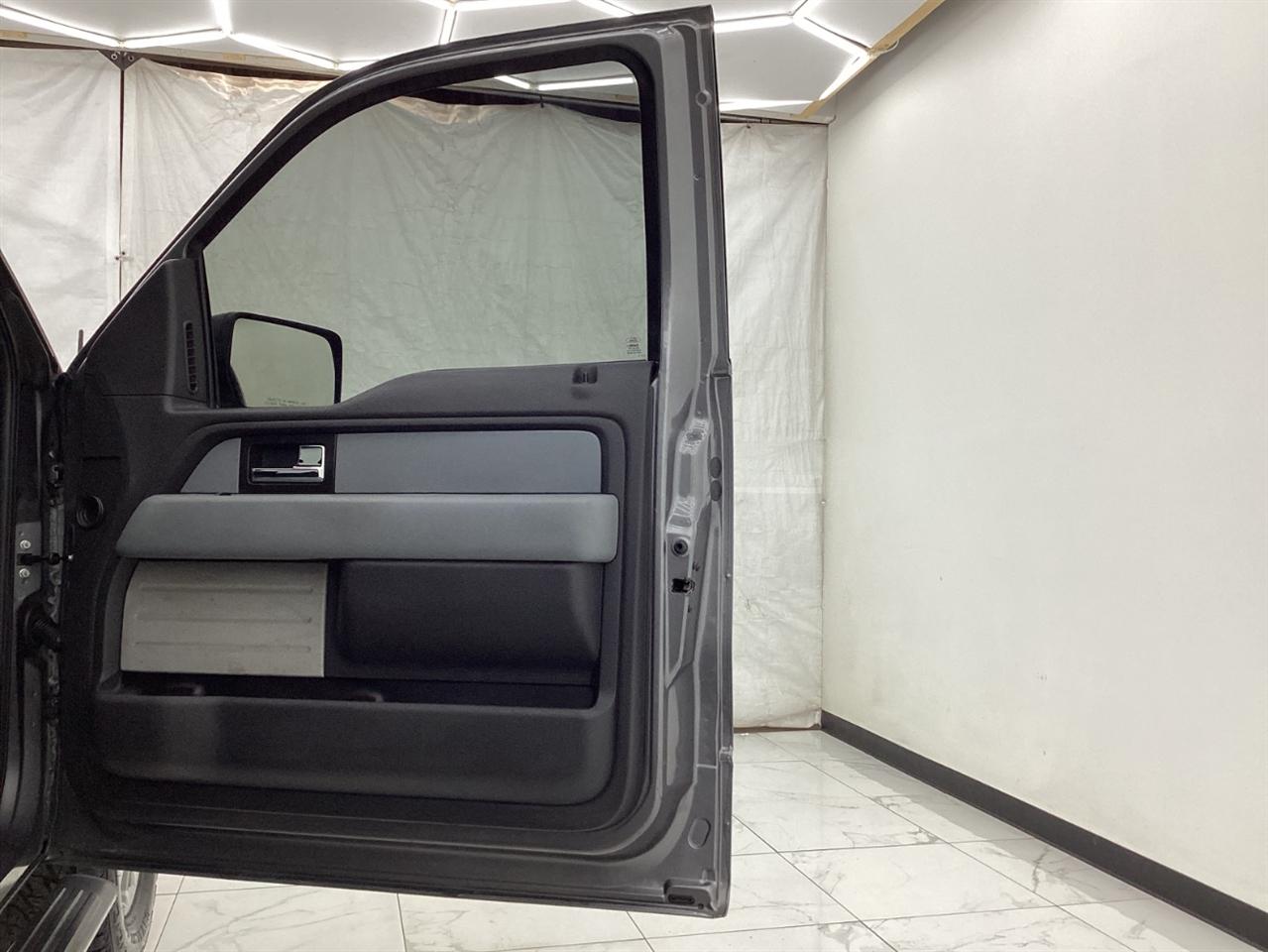 Ford 150 2WD SuperCrew 145" Platinum 2014