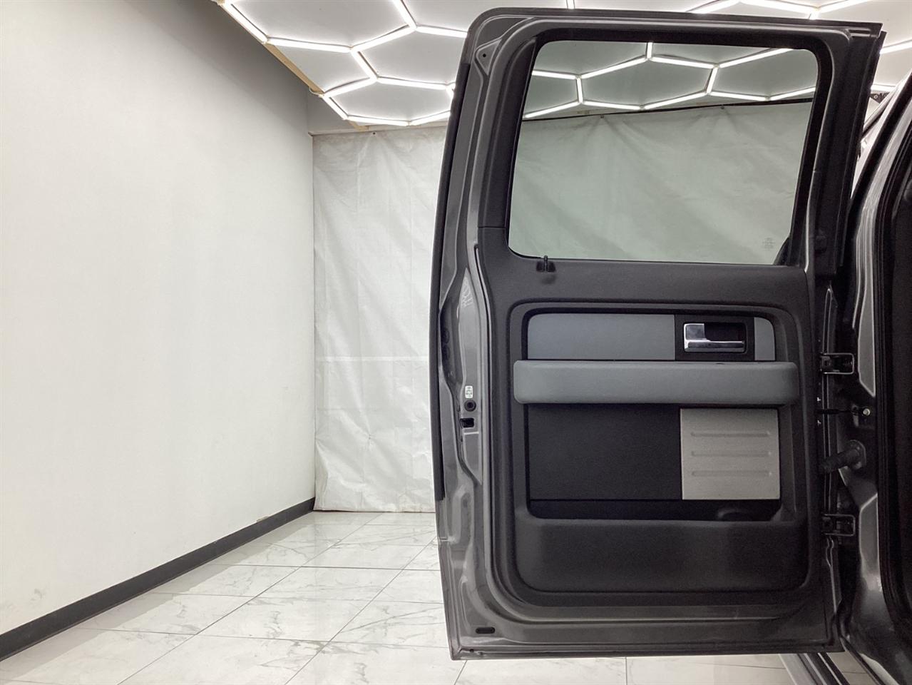 Ford 150 2WD SuperCrew 145" Platinum 2014