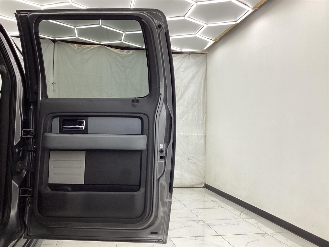 Ford 150 2WD SuperCrew 145" Platinum 2014