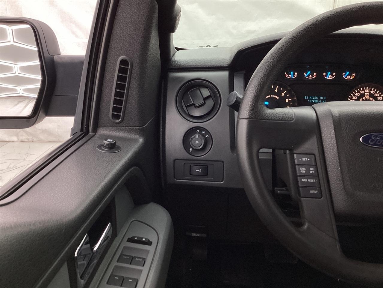 Ford 150 2WD SuperCrew 145" Platinum 2014