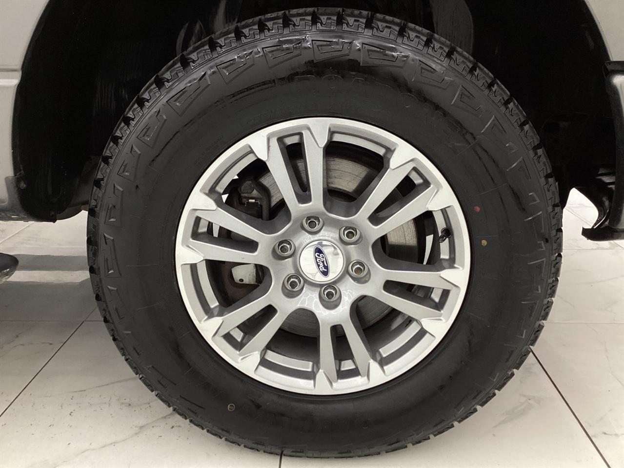 Ford 150 2WD SuperCrew 145" Platinum 2014