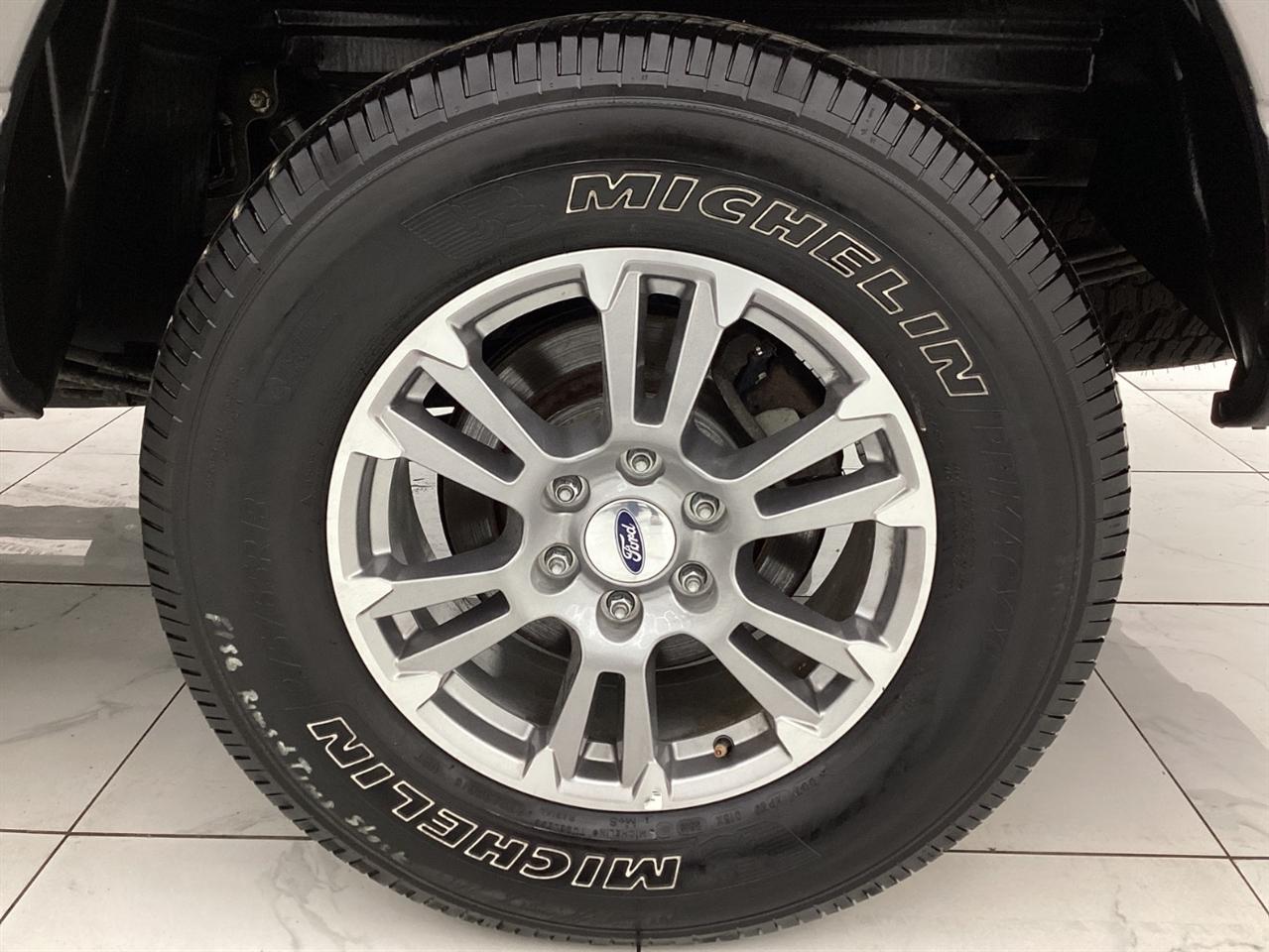 Ford 150 2WD SuperCrew 145" Platinum 2014