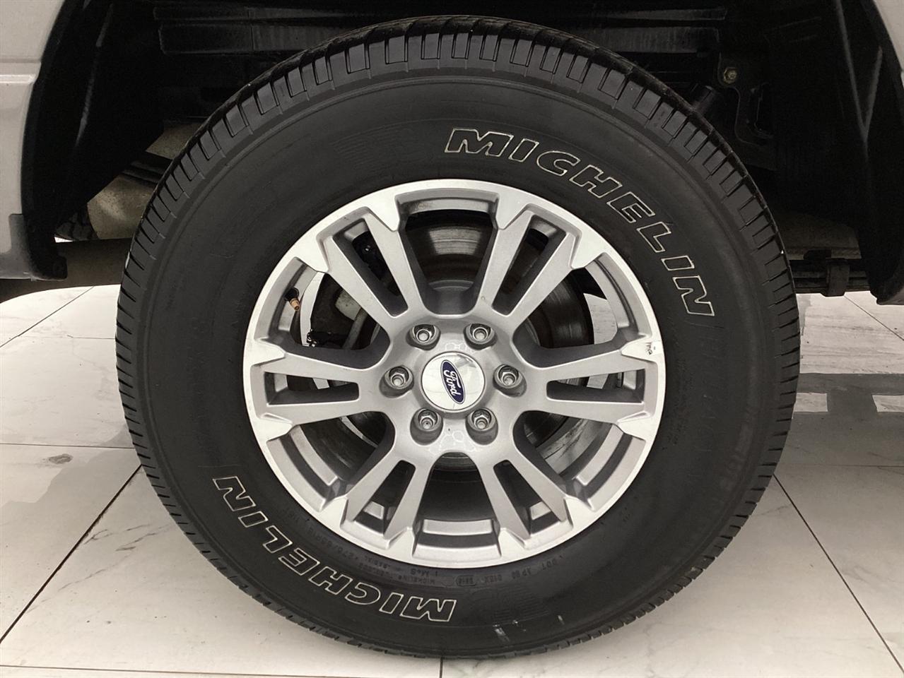 Ford 150 2WD SuperCrew 145" Platinum 2014