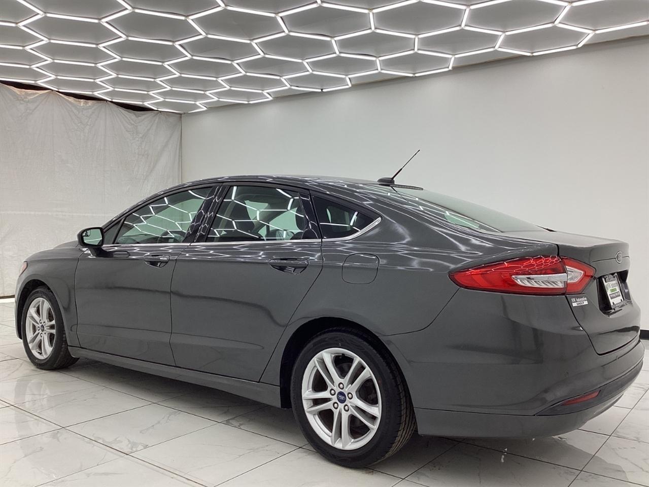 Ford Fusion SE FWD 2018