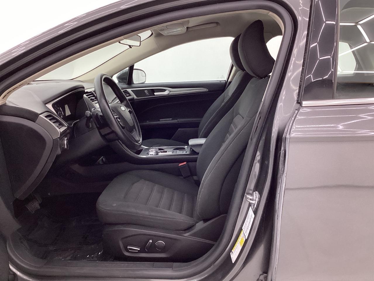 Ford Fusion SE FWD 2018