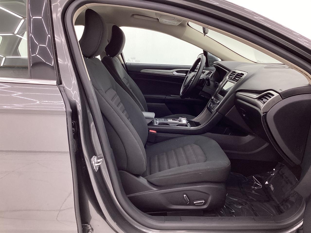 Ford Fusion SE FWD 2018