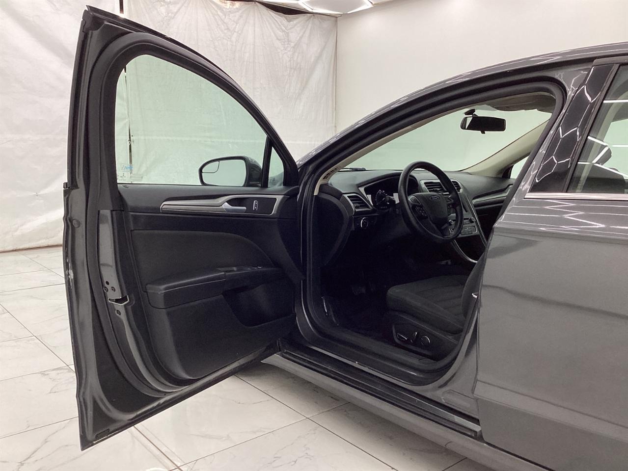 Ford Fusion SE FWD 2018