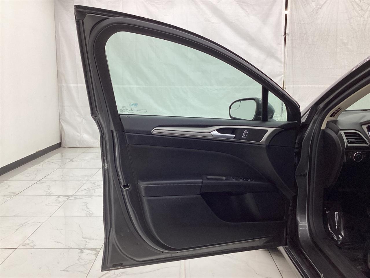 Ford Fusion SE FWD 2018