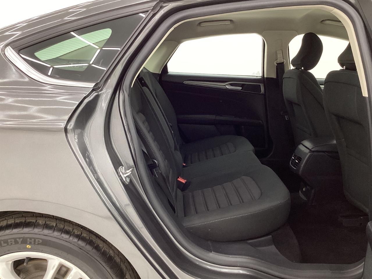 Ford Fusion SE FWD 2018