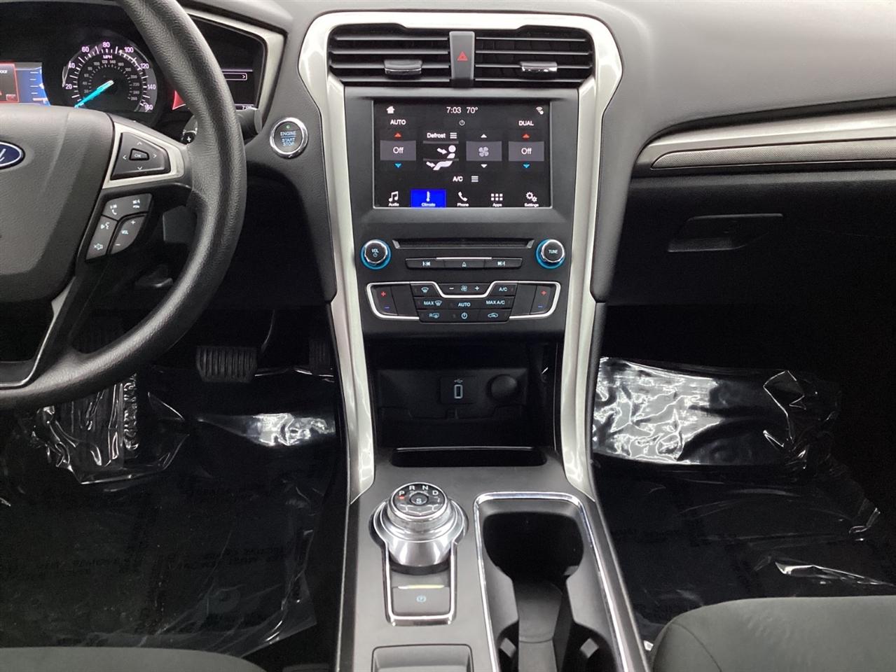 Ford Fusion SE FWD 2018