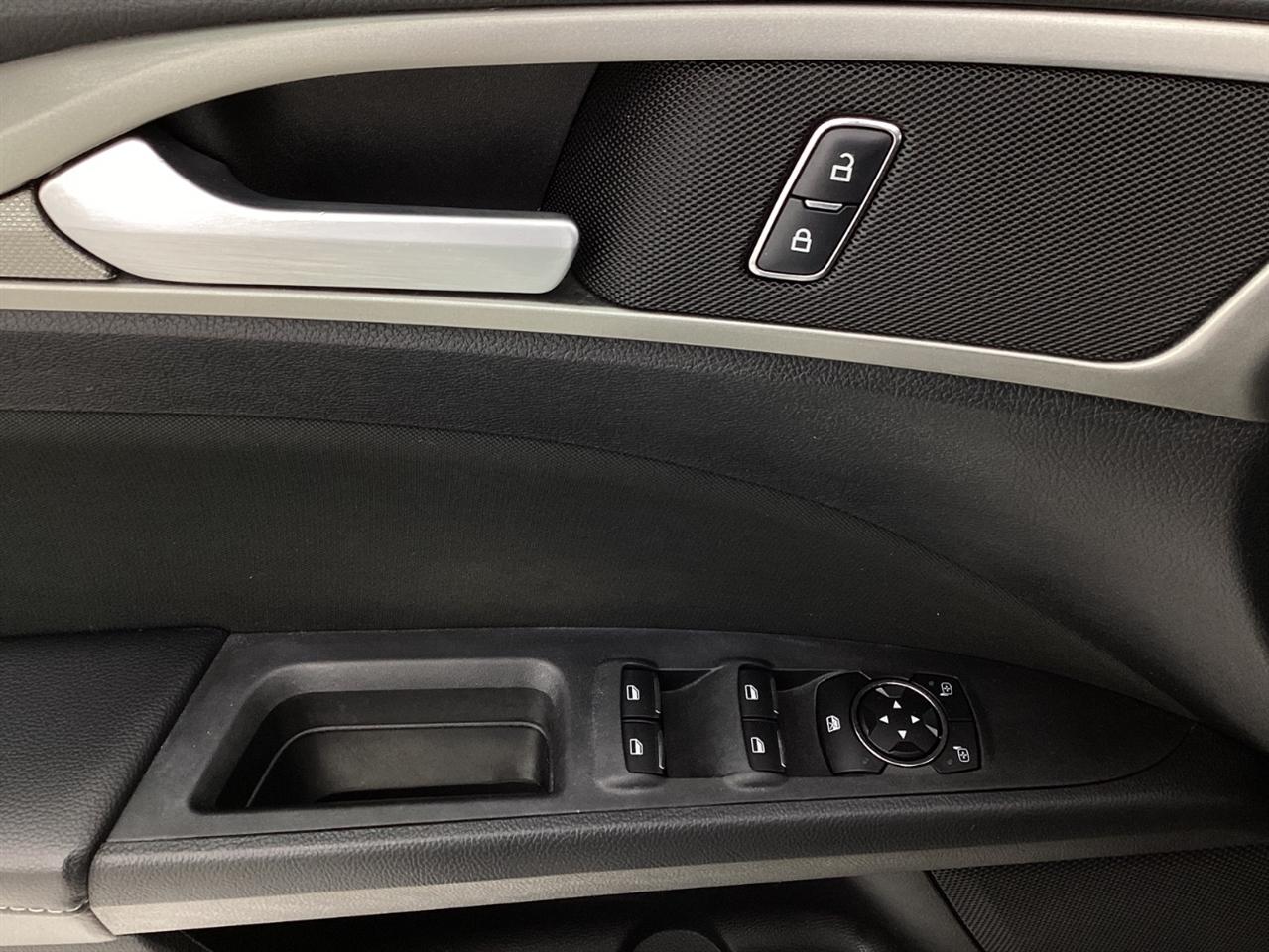 Ford Fusion SE FWD 2018