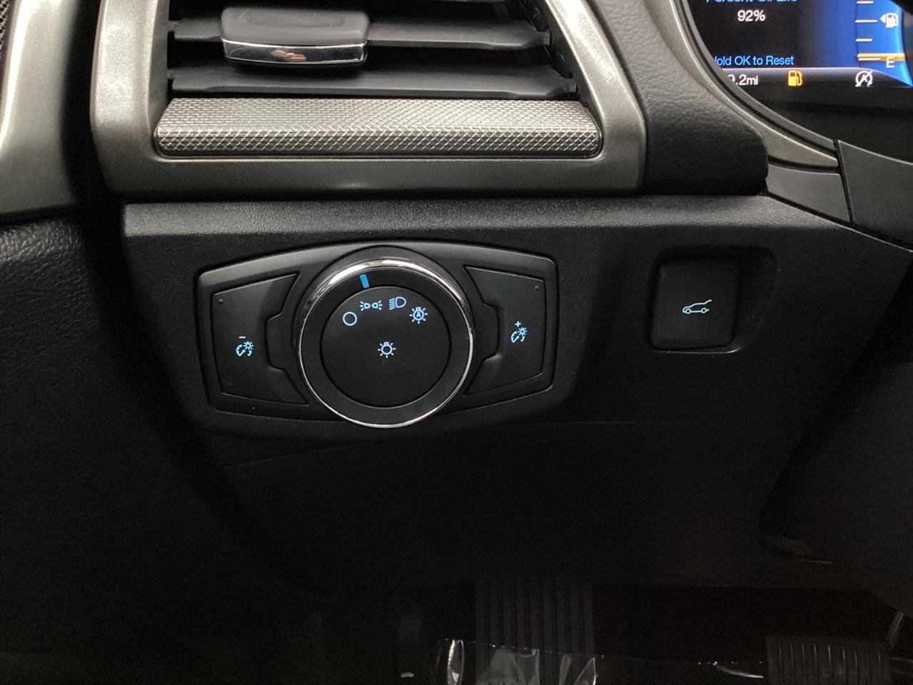 Ford Fusion SE FWD 2018