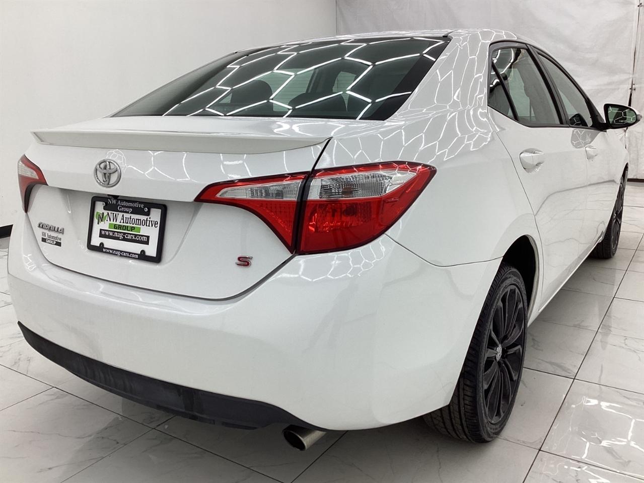Toyota Corolla 4dr Sdn CVT LE Premium (Natl) 2014