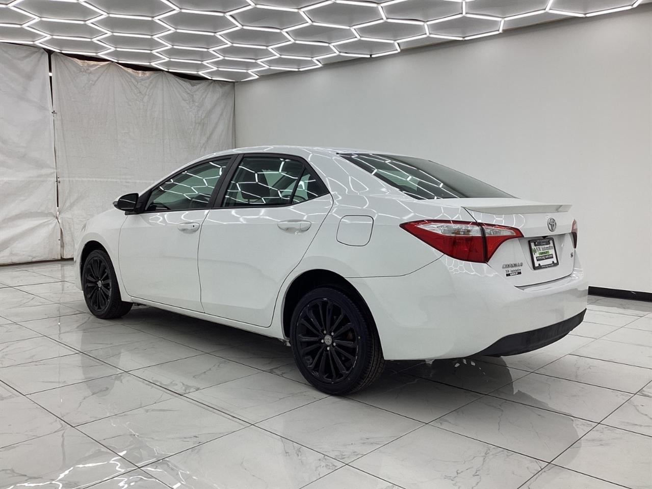 Toyota Corolla 4dr Sdn CVT LE Premium (Natl) 2014